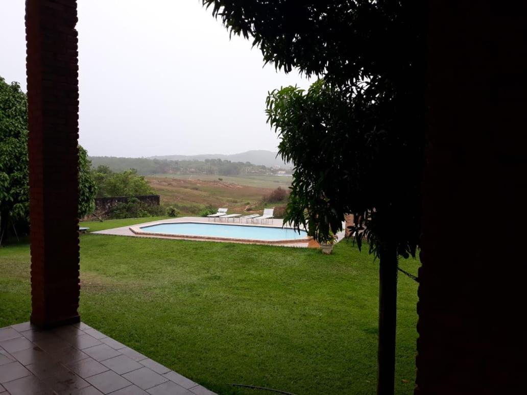 Villa Chacara Charbella Tres Ranchos Exterior foto